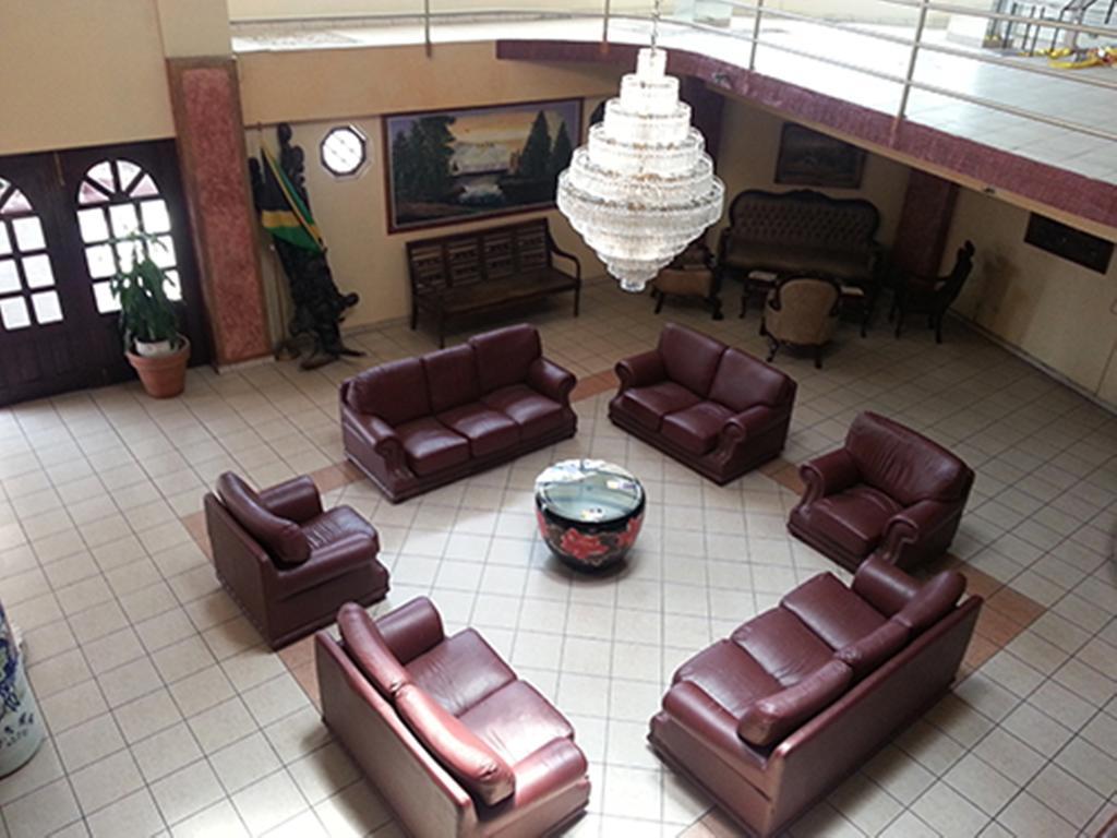 Olympia Crown Hotel Кингстън Екстериор снимка